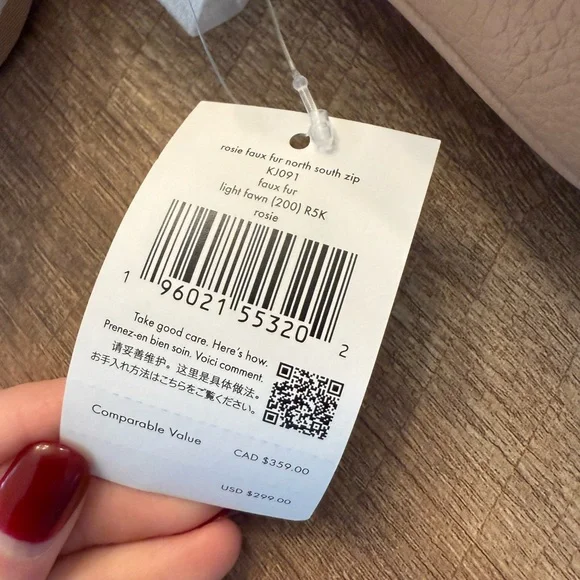 Kate Spade NWT- Rosie Faux Fur North South Zip: Light Fawn - Picture 5 of 7